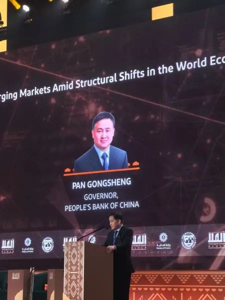 广升网 潘功胜最新发声！中国政府将实施更加积极的财政政策和适度宽松的货币政策